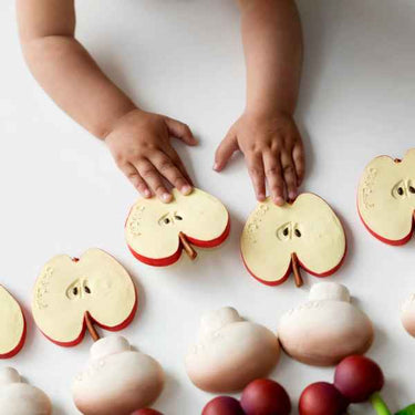 Pepita the Apple